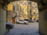 Petrogradsky district,  , house 32. Apartment house