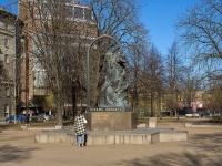 Петроградский район, памятник Низами ГянджевиКаменноостровский проспект, памятник Низами Гянджеви