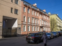 Petrogradsky district, Sezzhinskaya st, 房屋 38. 公寓楼