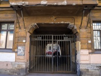 Petrogradsky district, Vvedenskaya st, house 19. Apartment house