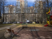 Primorsky district, Matrosa zheleznyaka st, house 45. Apartment house