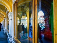 Central district, shopping center "Большой Гостиный двор", Nevsky avenue, house 35