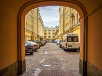 Central district, Nevsky avenue, house 128. Apartment house