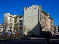 Central district, Nevsky avenue, 房屋 147. 公寓楼