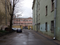 Central district, Ligovskiy avenue, house 68. Apartment house