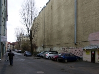 Central district, Ligovskiy avenue, house 72. Apartment house