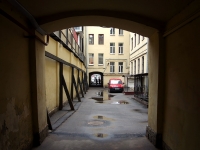 Central district, Ligovskiy avenue, house 72. Apartment house