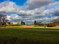 Central district, embankment Dvortsovaya. park